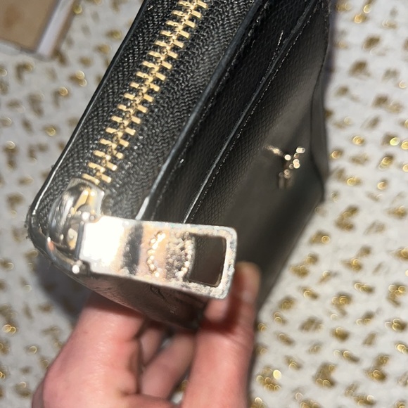 COPY - Coach leather wallet with tons of card and coin storage! - Picture 4 of 6